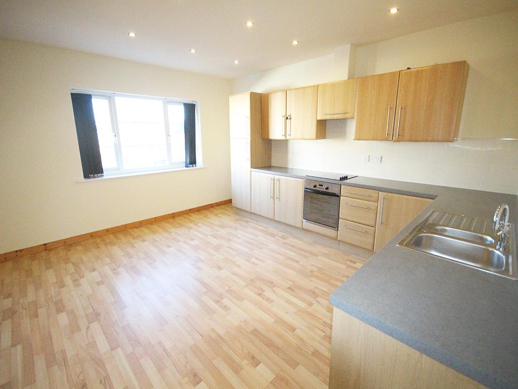 2 bedroom apartment For Sale in Colne - IMG_1363.jpg